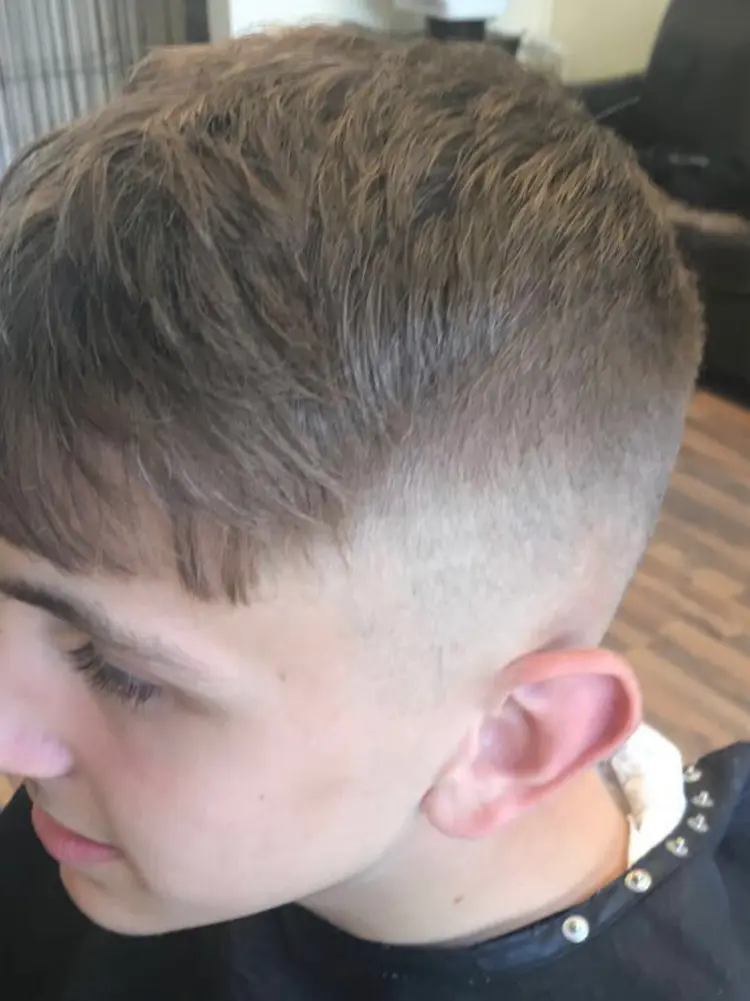 Textured crop with a skin fade, side view